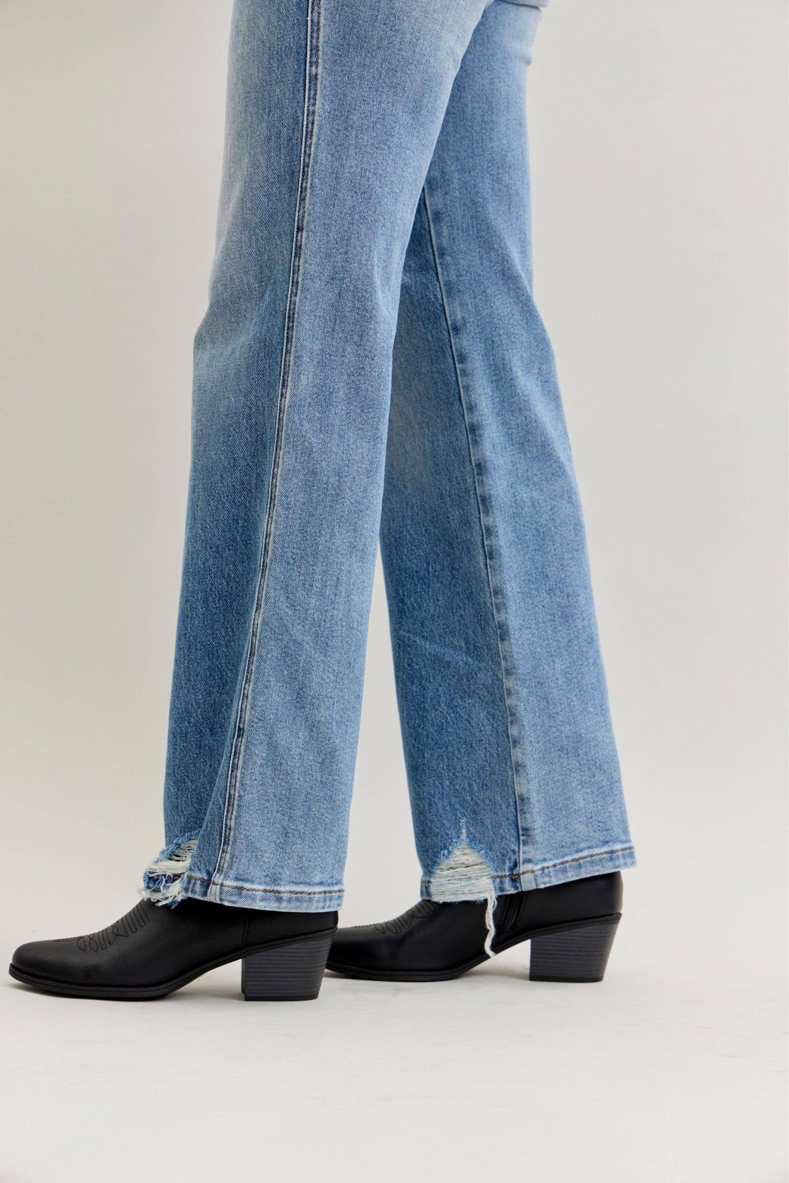 The Kennedi Vintage Magic Straight Jeans